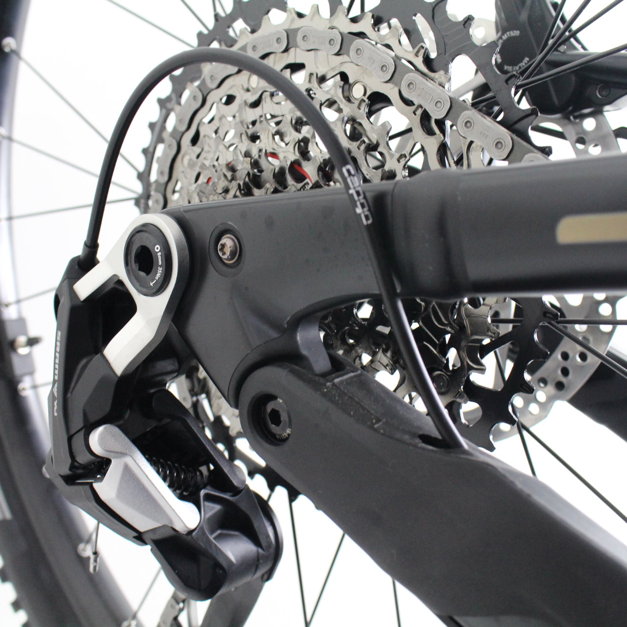 Cube Stereo Hybrid One44 Aluminium 800W 2025/2026 | Frame Protection Kit