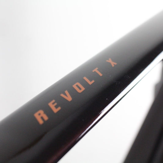 Giant Revolt X Carbon 2023